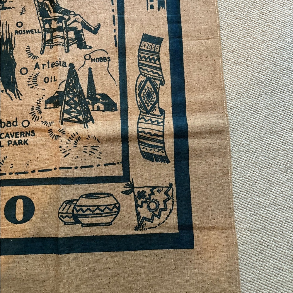 VINTAGE “ NEW MEXICO “ Table Cloth - Picture 4 of 4